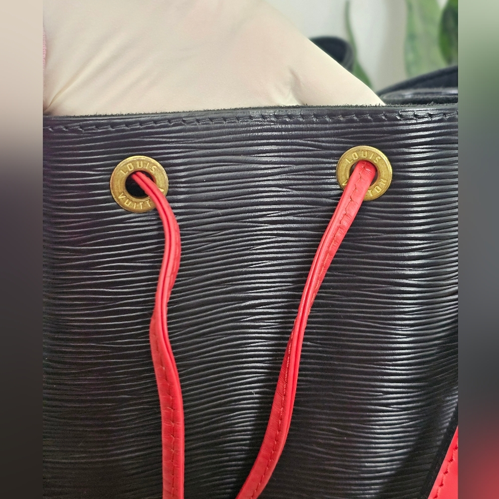 Authentic Louis Vuitton Noe Bucket Bag Epi - Picture 12 of 16